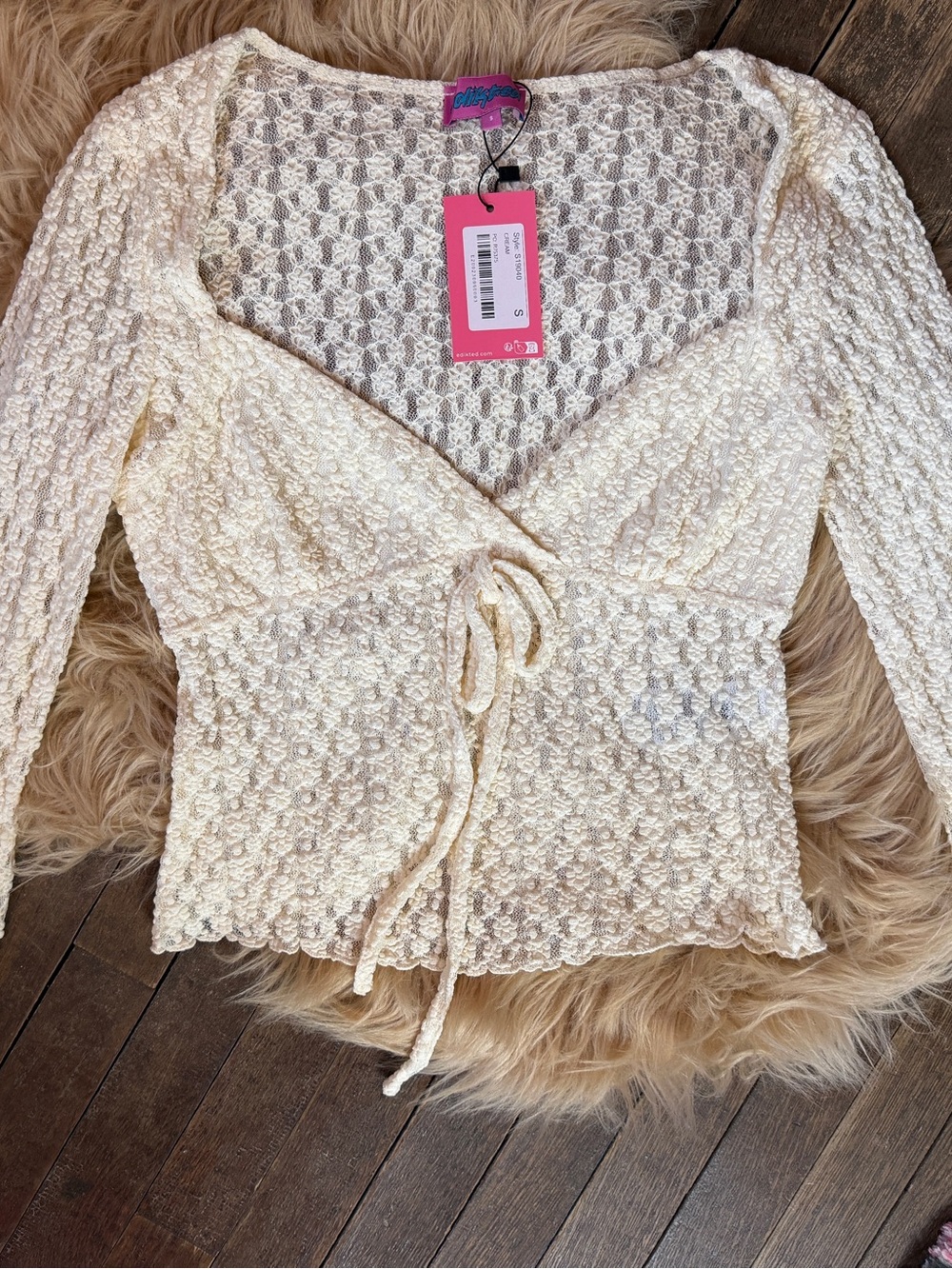 Edikted Laila Textured Lacey Top Cream Lace Front Tie V-Neck NWT Sz Small - Picture 4 of 7